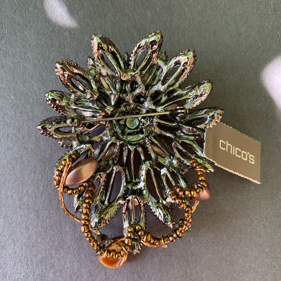CHICO’S NWT Large Silver Tone Flower Starburst Brooch Pearls Rhinestones - Picture 3 of 5